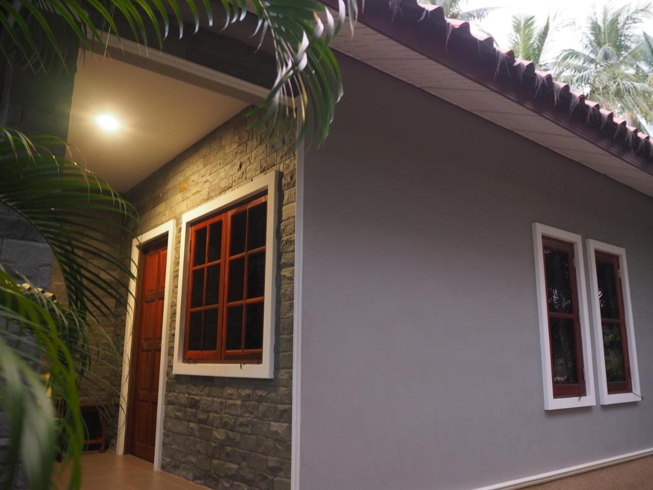 Coconut Bungalow Nai Yang Exterior photo